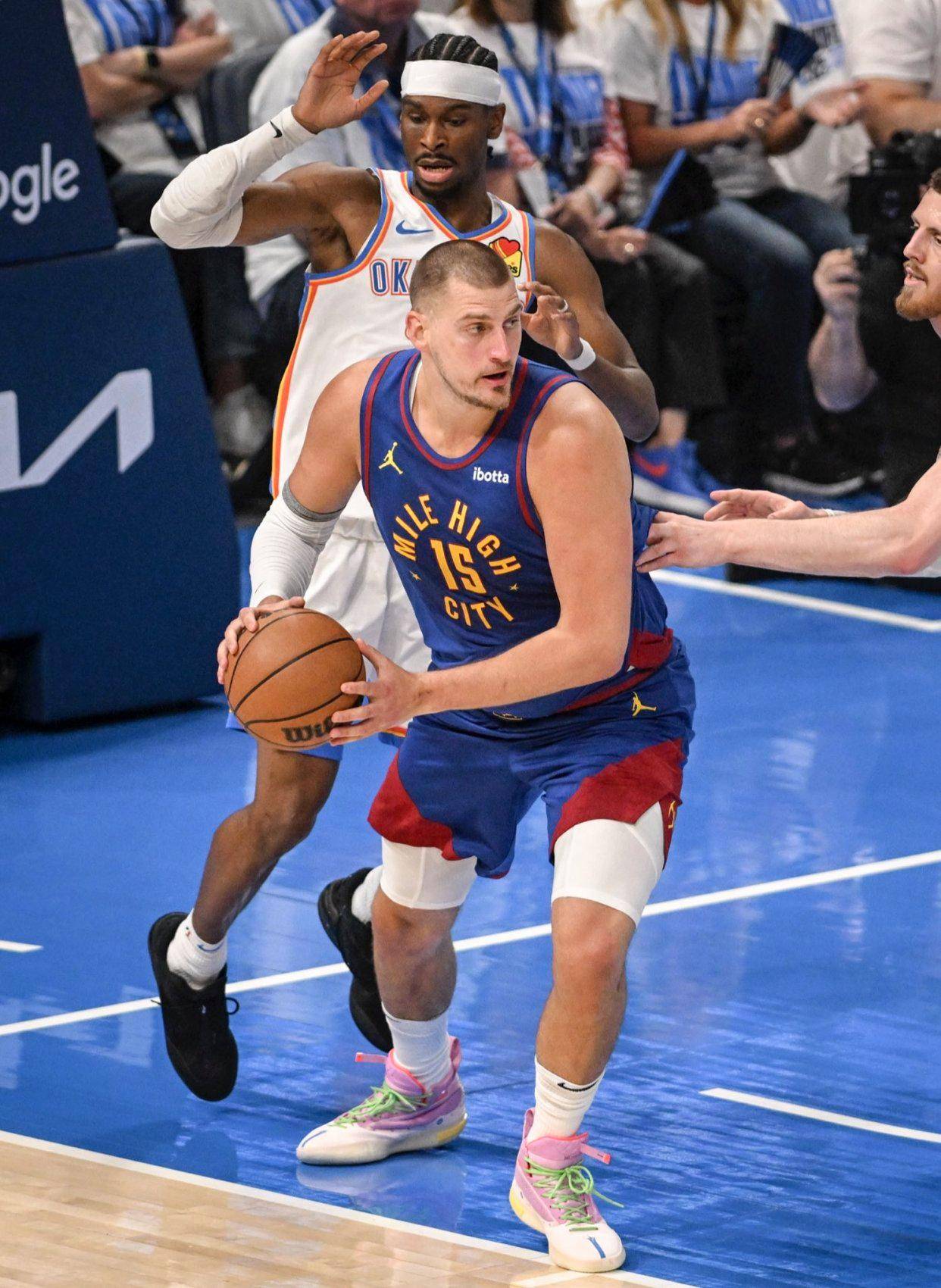 球迷期待着 球迷期待着